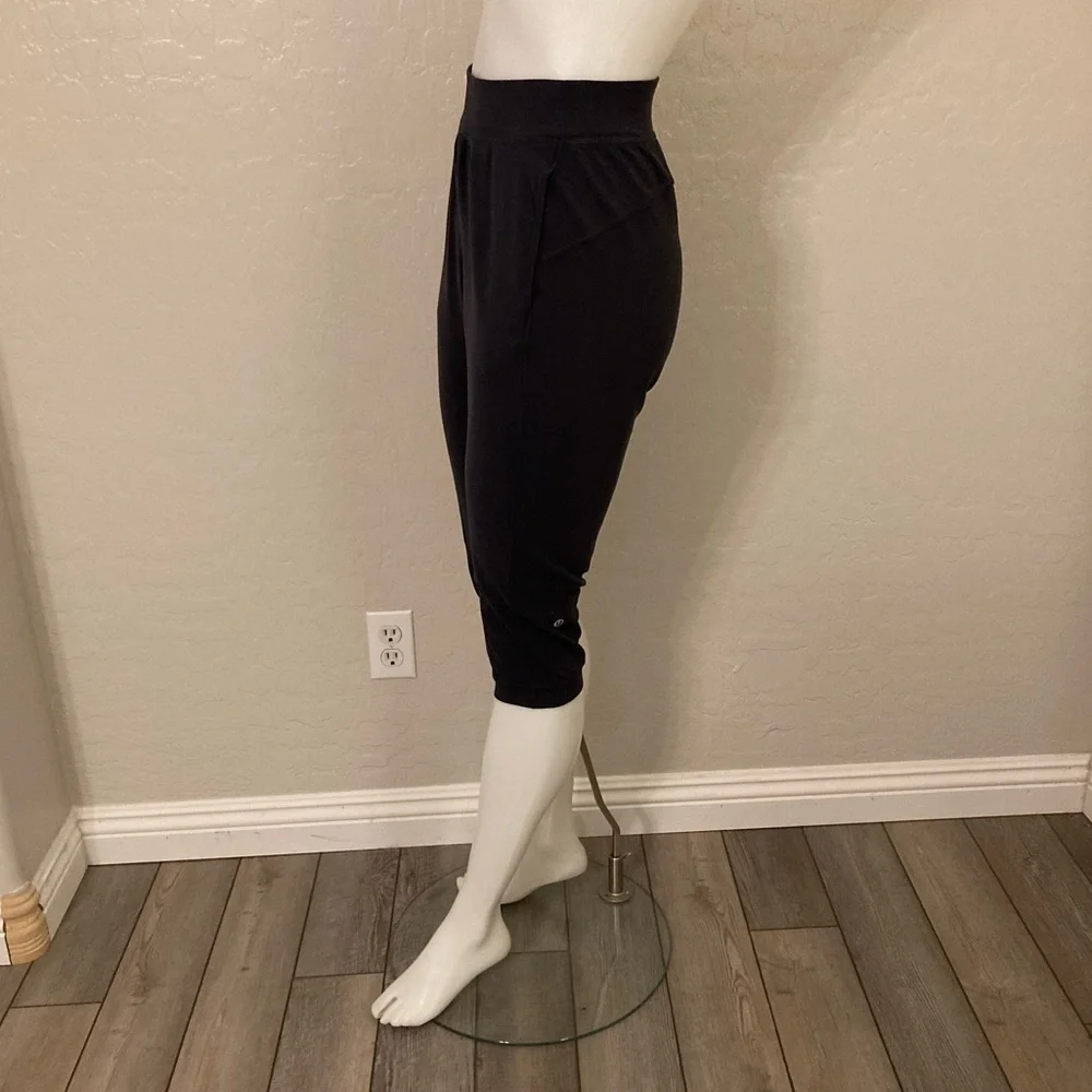 Lululemon Rejuvenate Crop *18